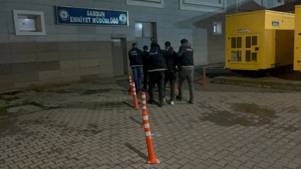 aa-20240324-34082603-34082602-samsunda-2-firari-hukumlu-uyusturucuyla-yakalandi.jpg
