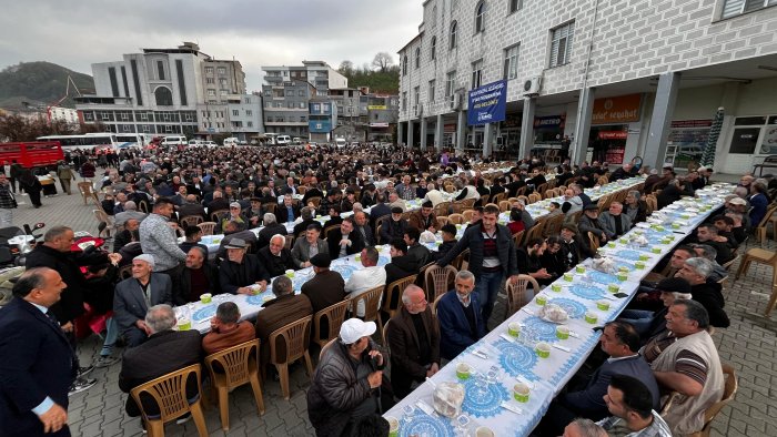 aa-20250327-37464163-37464157-salipazarinda-belediye-tarafindan-iftar-programi-duzenlendi.jpg