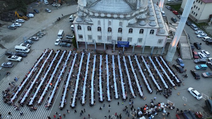 aa-20250327-37464163-37464162-salipazarinda-belediye-tarafindan-iftar-programi-duzenlendi.jpg